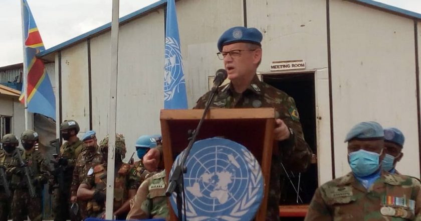 Beni : Le lieutenant général Ricardo Ferreira de la FIB dit ses au-revoirs aux troupes
