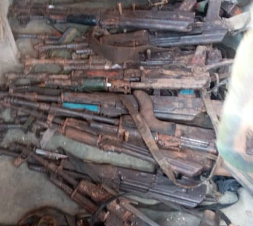 Sud-Kivu: Une cache d’armes démantelée par les services de sécurité à Kalehe