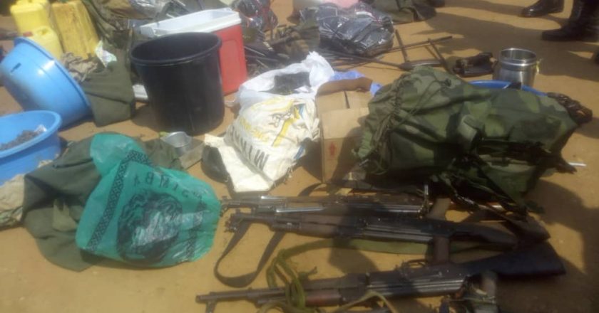 Beni : une vingtaine de personnes interpellées et quelques armes récupérées lors d’un bouclage mixte PNC-FARDC