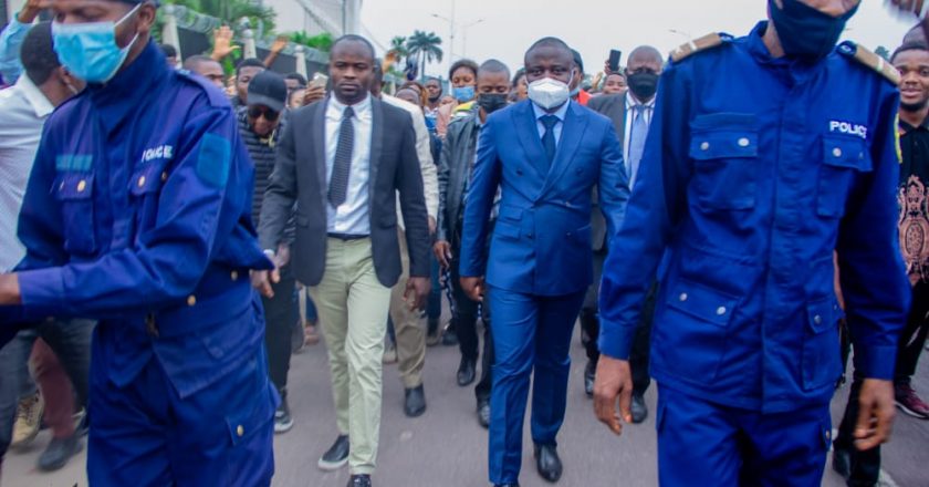 RDC : marche des étudiants de l’ISP contestant  l’augmentation des frais académiques, S.E Muhindo Nzangi calme et tranche