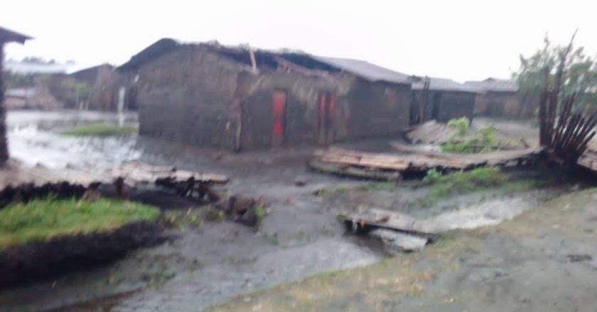 Beni : une dizaine de maisons ont perdu leurs toitures lors d’une forte pluie qui s’est abattue à Bulongo