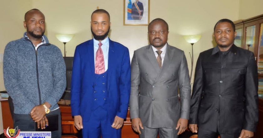 RDC : S.E Muhindo Nzangi a reçu les encouragements de Monseigneur patriarche de l’Eglise Évangélique du Rite Africain