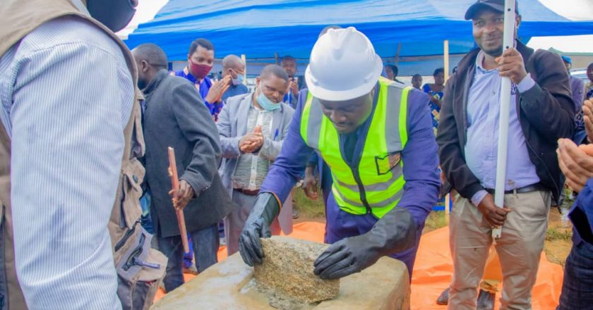 RDC-ESU : Muhindo Nzangi lance les travaux de construction des auditoires de l’UOR/Butembo