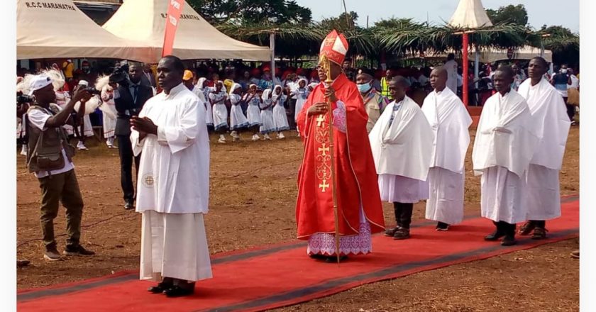 Haut-Uelé : Fridolin Ambongo a présidé la célébration eucharistique dédiée à Anualite Nengapeta à Isiro