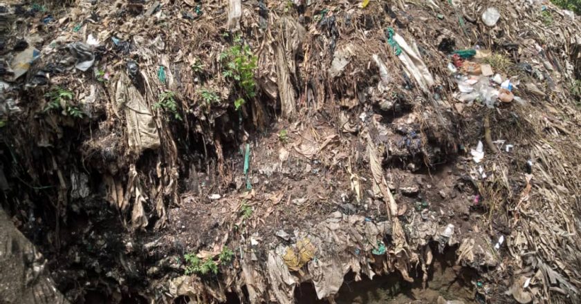 Beni : une colline d’immondices polue la source de la rivière Kilokwa
