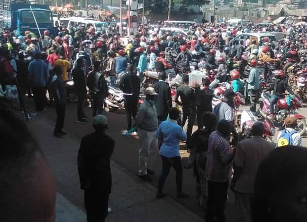 Bukavu : accident mortel à la place feu rouge, la police ouvre le feu pour dispenser un groupe de manifestants