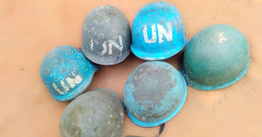 Nord-Kivu : des casques avec mention “UN” découverts dans une vallée à Oïcha