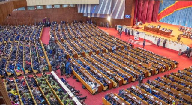 RDC/AN : “Les députés nationaux sont invités à déposer leurs rapports des vacances parlementaires jusqu’au lundi 02 mai 2022” (Communiqué)