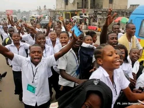 Kinshasa : « Le finaliste qui va déchirer son uniforme, griffonner dessus et autres actes d’inciviques sera interpellé et va subir la rigueur de la justice » (EPST-Funa)