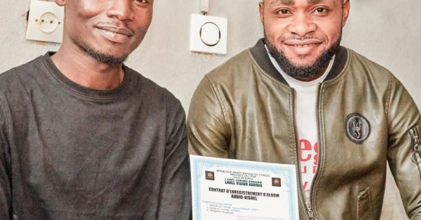 Ituri : 2 artistes de gospel signent leurs contrats de production avec la maison “Label vision sounds”