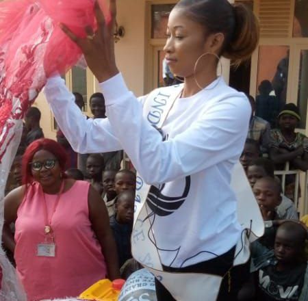 Ituri : Carine Rusoke plaide pour des soins médicaux à faveur des enfants déplacés hébergés par l’ONG AFCD à Bunia