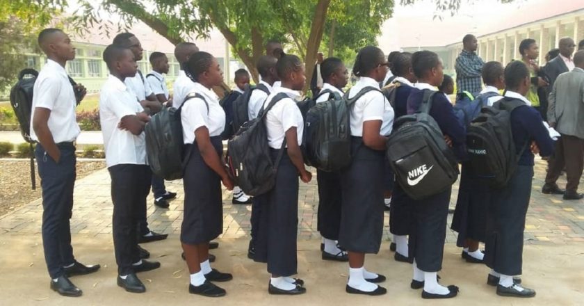RDC : la vente des uniformes et autres fournitures scolaires à l’école frappée d’interdiction