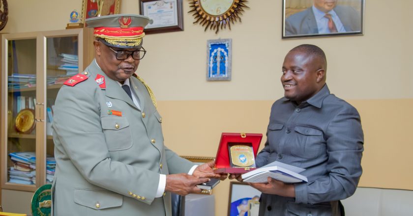 Réforme de l’ESU sur la préparation des étudiant(e)s à la formation militaire en RDC : Muhindo Nzangi obtient le soutien du CHESD