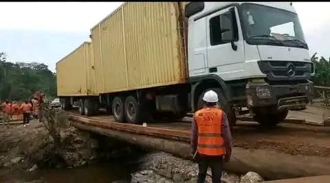 Beni : 32 tonnes autorisées sur le pont de secours construit sur la rivière Lume