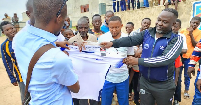 Beni/ Football : Beni sport, Mwangaza, CAPACO et Beni Union ont été bénéficiaires des jeux de vareuses, oeuvre de l’honorable Kule Vihumbira Cadet