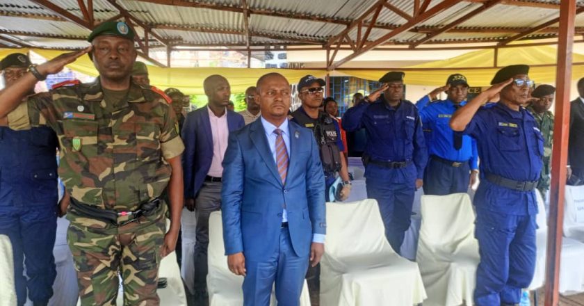 Sud -Kivu : le ministre de l’intérieur annonce la traque des étrangers résidants dans sa province ne détenant pas la carte pour étranger