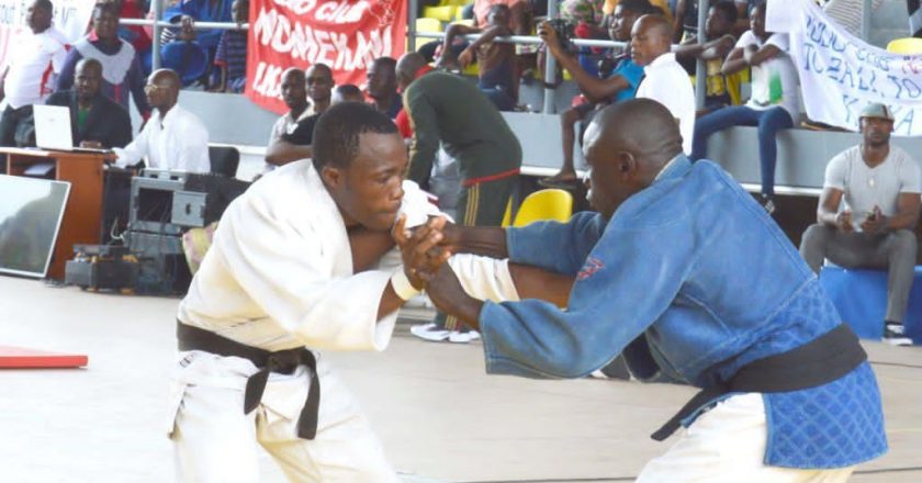 Sport : « La pratique des arts martiaux chez l’homme lui donne une maîtrise de soi et l’équilibre de la santé jusqu’à sa vieillesse » (Me Émile Ulangi)