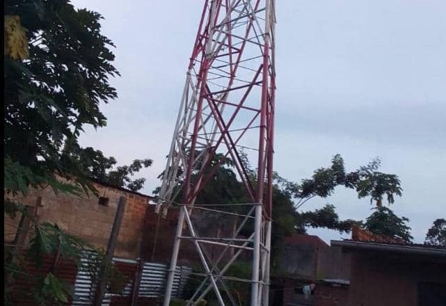 Kasaï Central : l’écroulement d’un pylône coûte la vie à un journaliste et deux techniciens à Kananga
