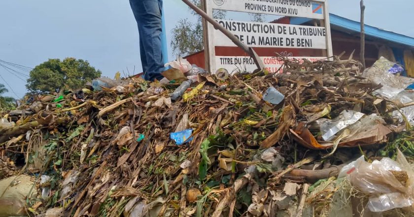 Beni : les déchets placent la population au bord des contaminations