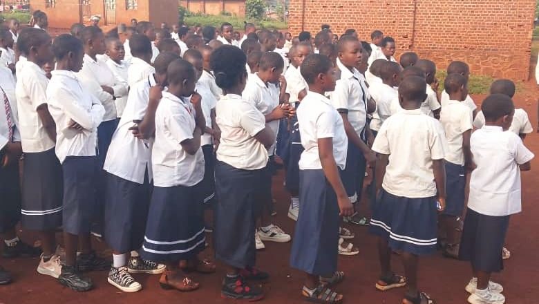Mambasa : plus de 400 écoliers ne se sont pas présentés aux épreuves de la première journée de l’ENAFEP sur l’axe Mayuano-Makeke