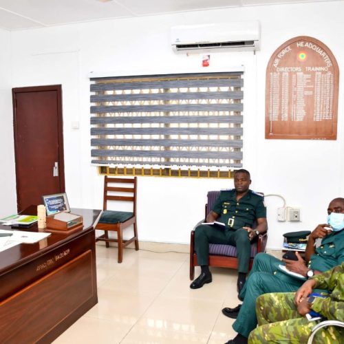 Le Ghana et la Côte d&rsquo;Ivoire approfondissent les échanges de défense par une collaboration en éducation militaire