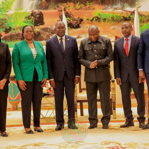 Burundi : trois nouveaux ambassadeurs accrédités, reçus au palais présidentiel par le Président Evariste Ndayishimiye